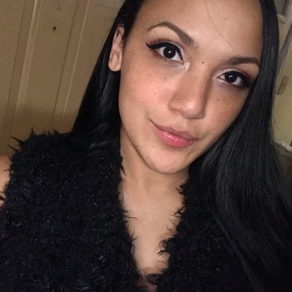 Meet your Posher, Lys - Picture 1 of 1